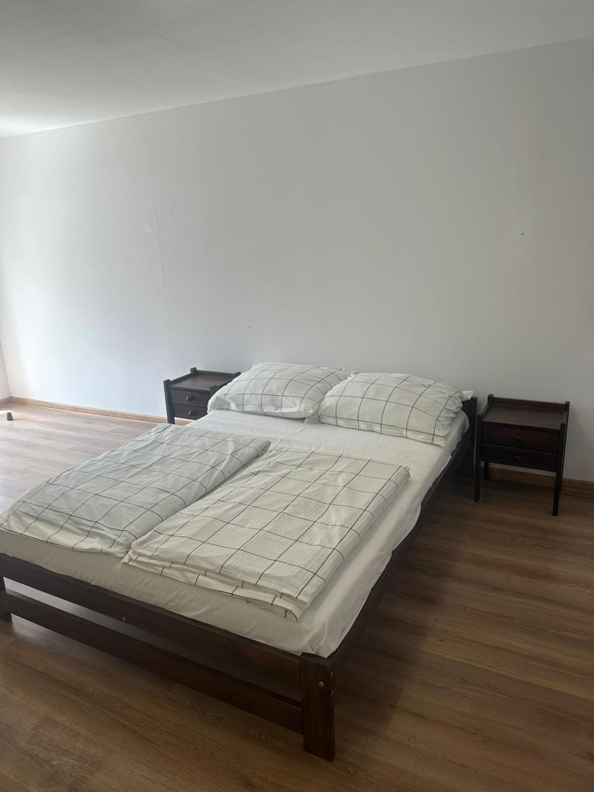 Agroturystyka Alpaka Konradow Apartment Konradow  Exterior photo